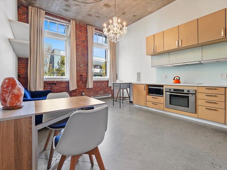 201 546 Beatty Street