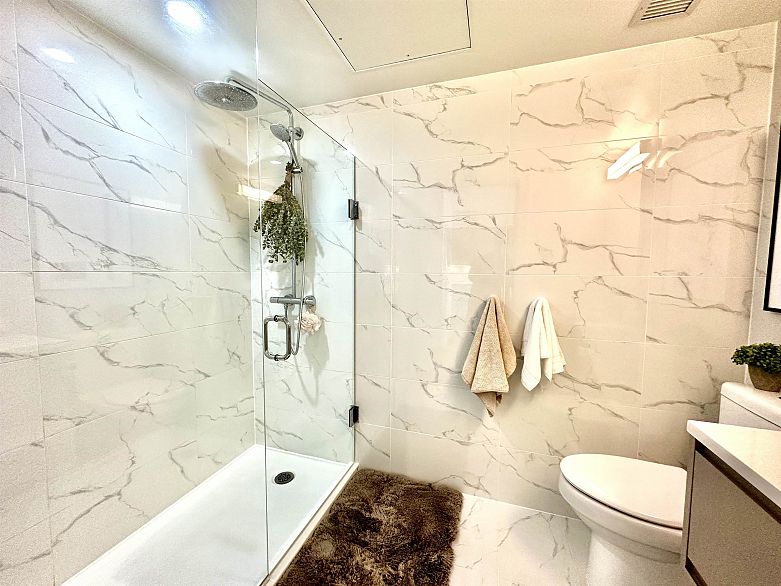 1308 8188 Fraser Street