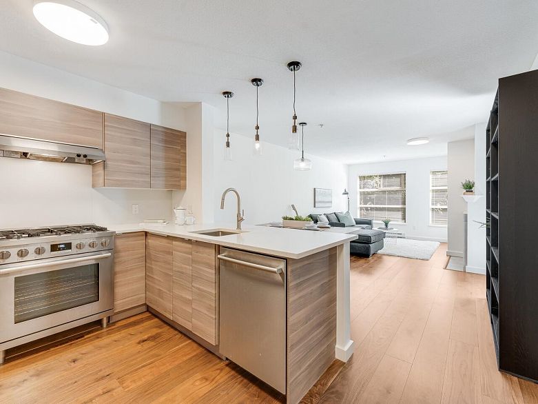 204 2181 W 12th Avenue