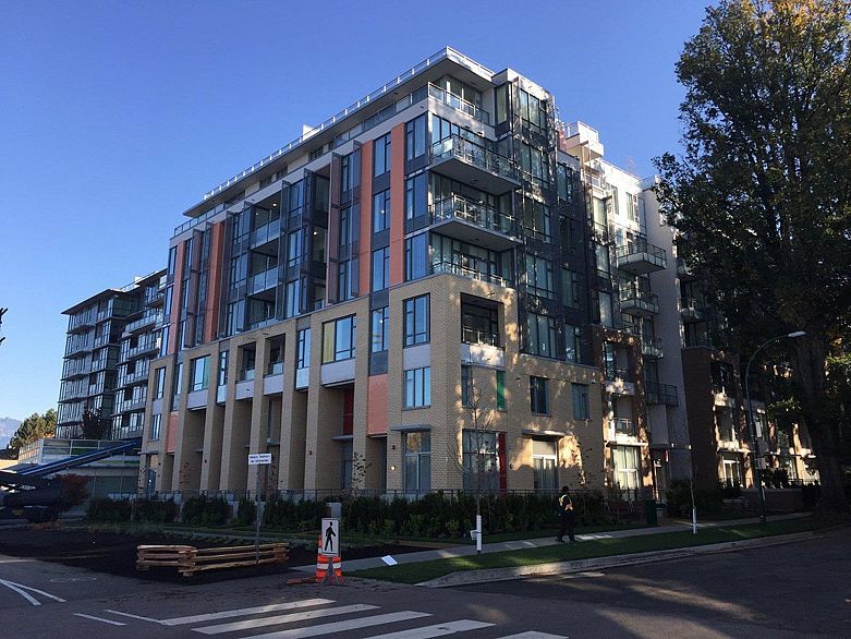 302 2033 W 10th Avenue