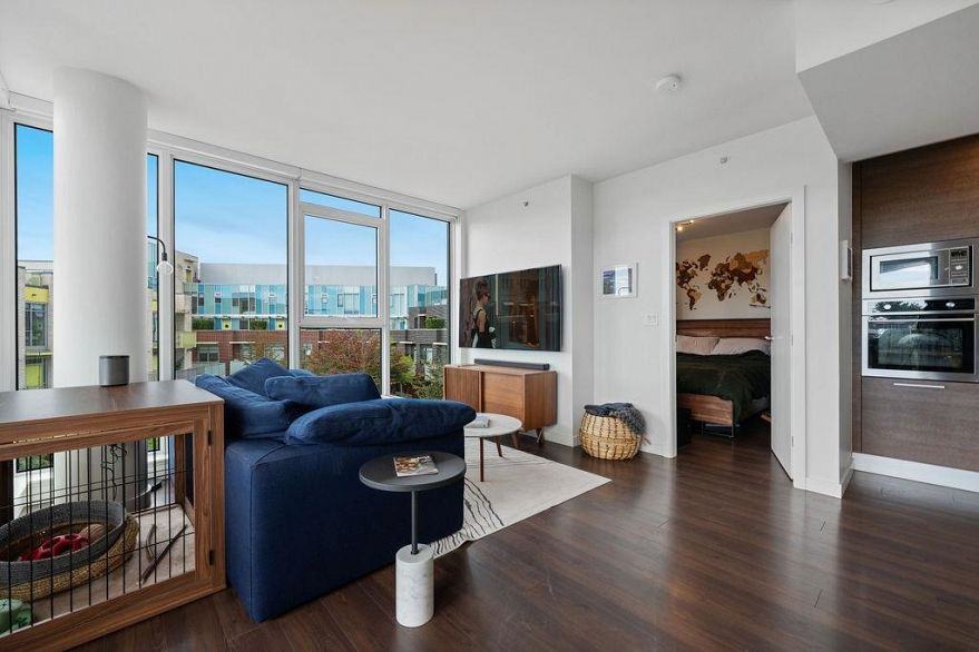 610 285 E 10th Avenue