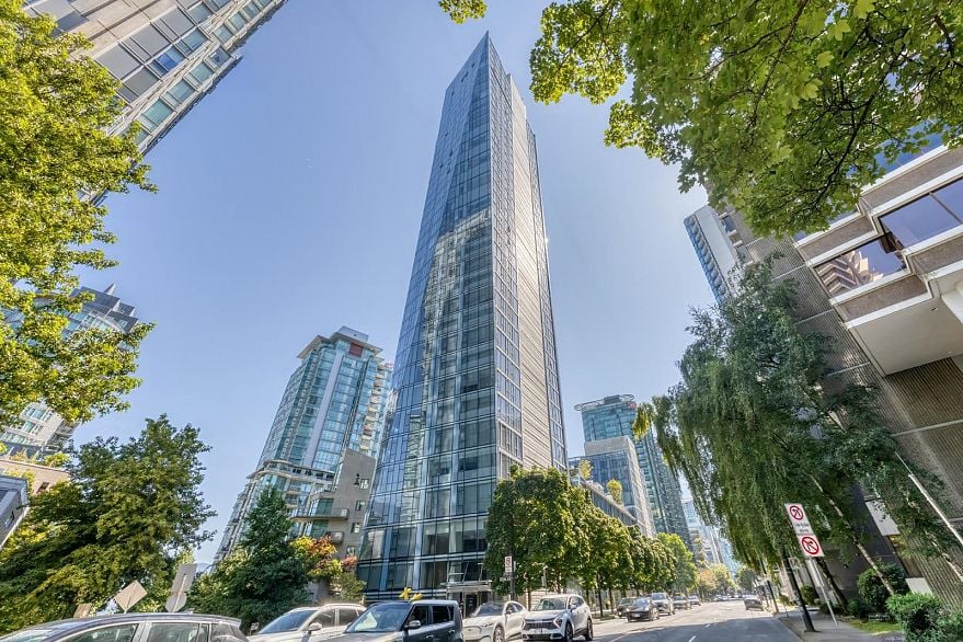 1704 1499 W Pender Street