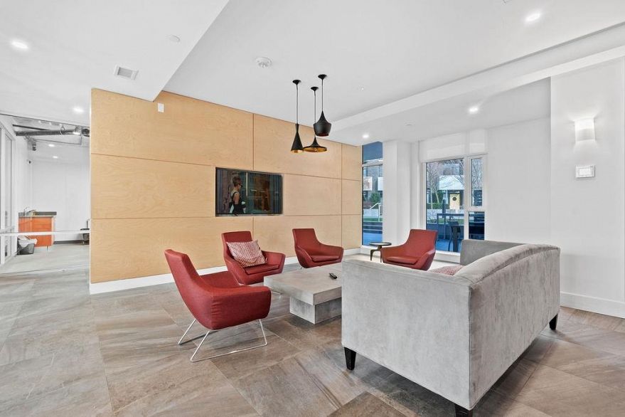 610 285 E 10th Avenue