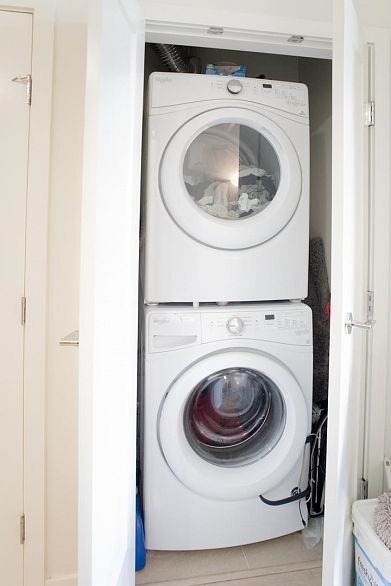 302 2033 W 10th Avenue