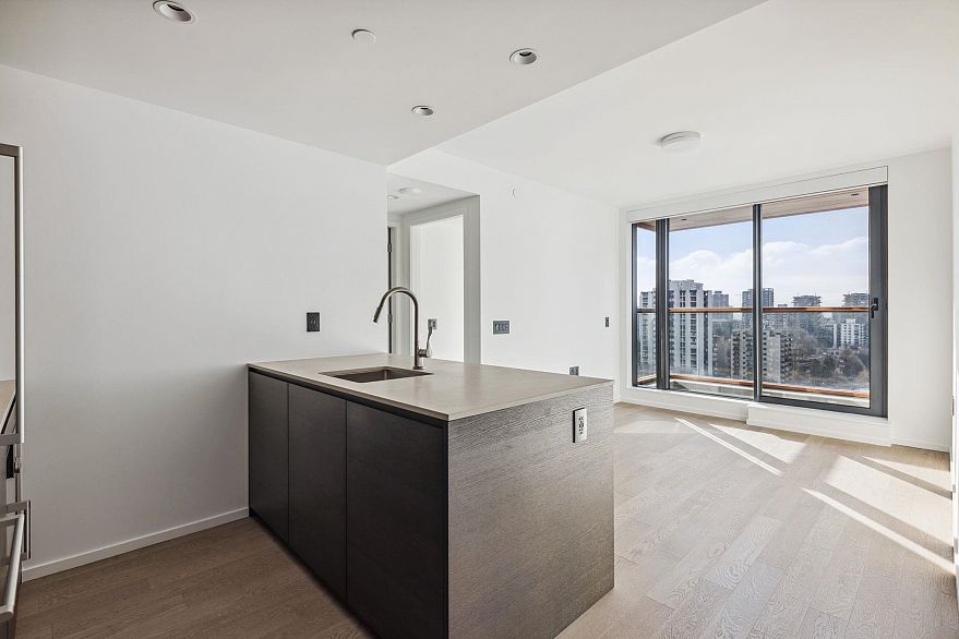 1901 1408 Robson Street