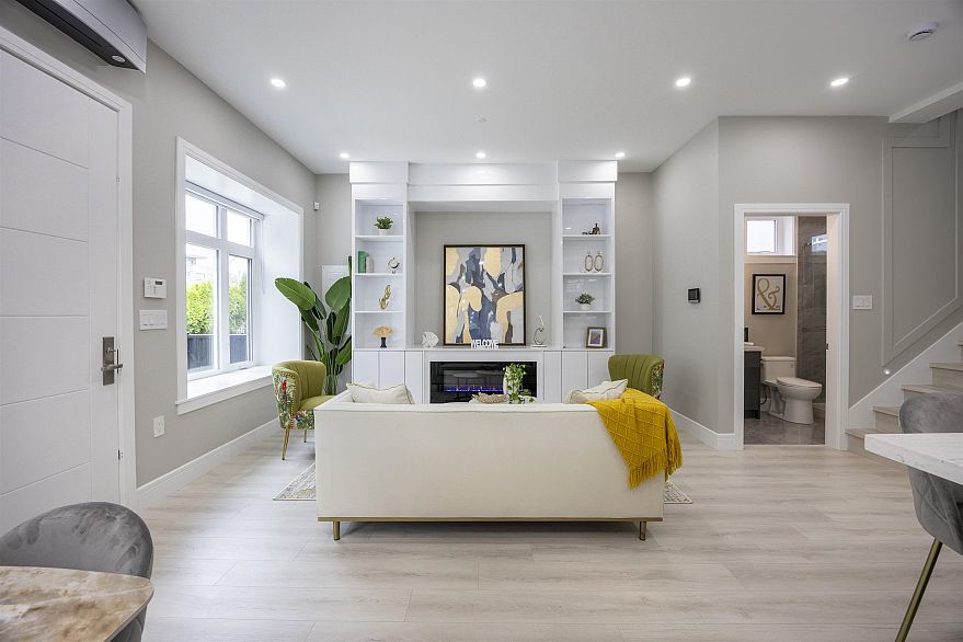 1 5808 Lanark Street