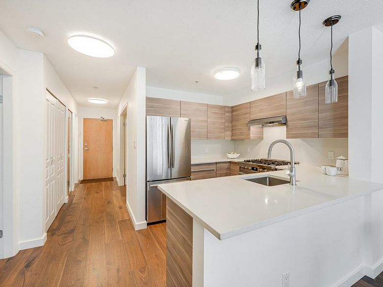 204 2181 W 12th Avenue