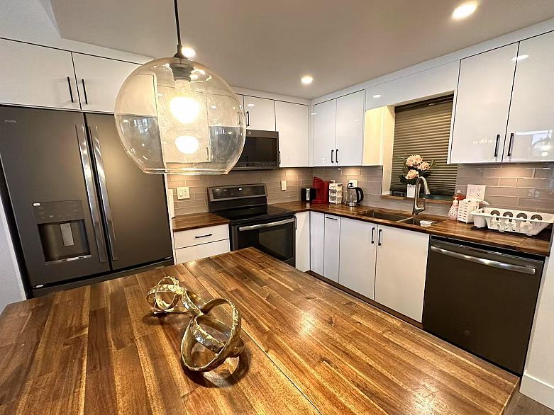 311 555 Abbott Street