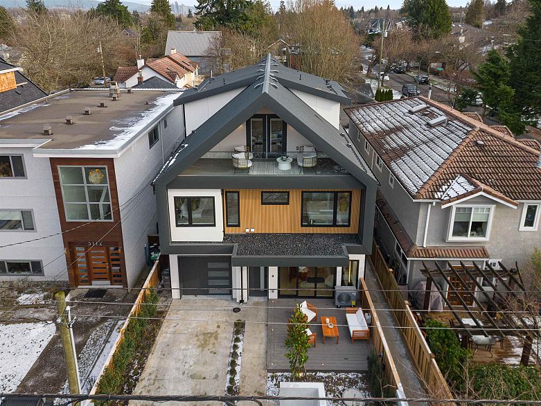 1 3118 Windsor Street