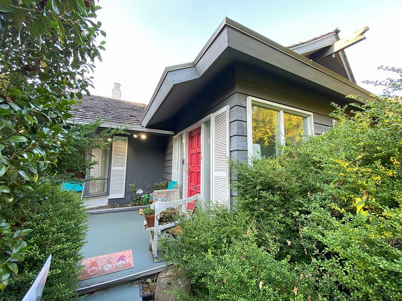 1163 W 38th Avenue