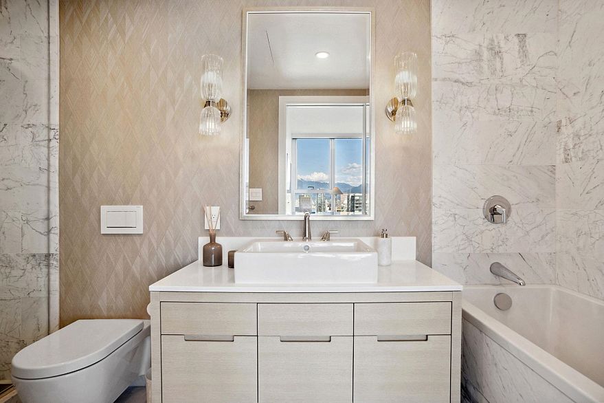 4903 1480 Howe Street