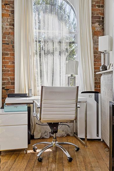 5 229 Carrall Street