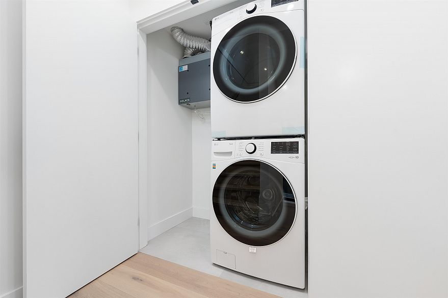 1 3118 Windsor Street