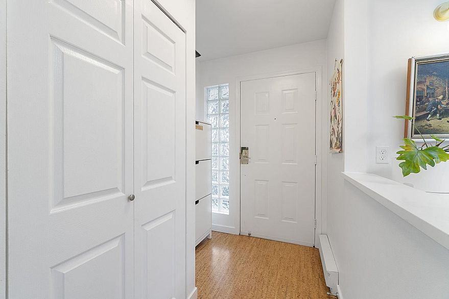 402 4688 W 10th Avenue