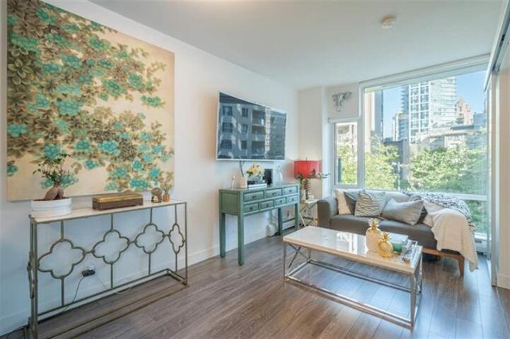 405 1283 Howe Street