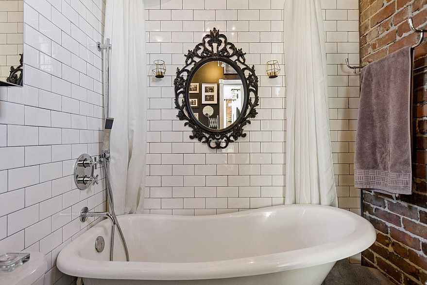 5 229 Carrall Street