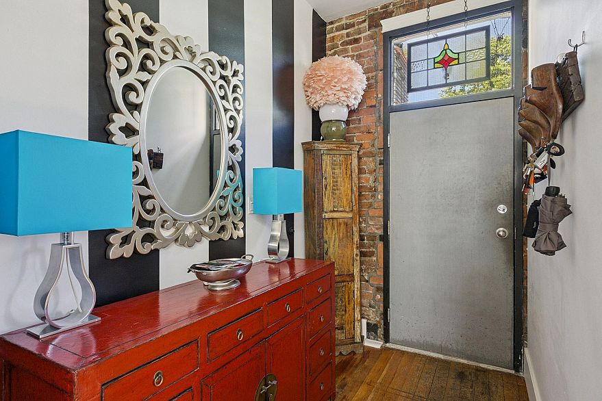 5 229 Carrall Street