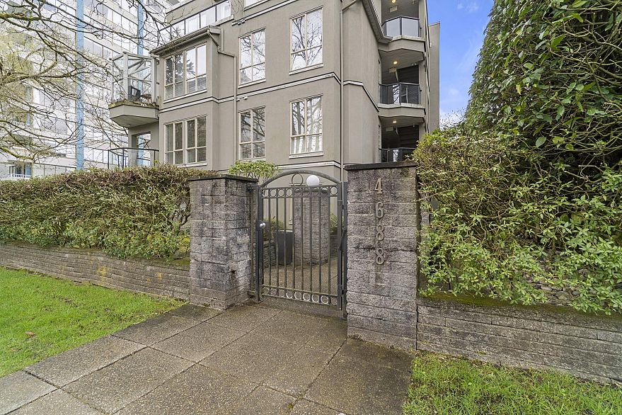 402 4688 W 10th Avenue