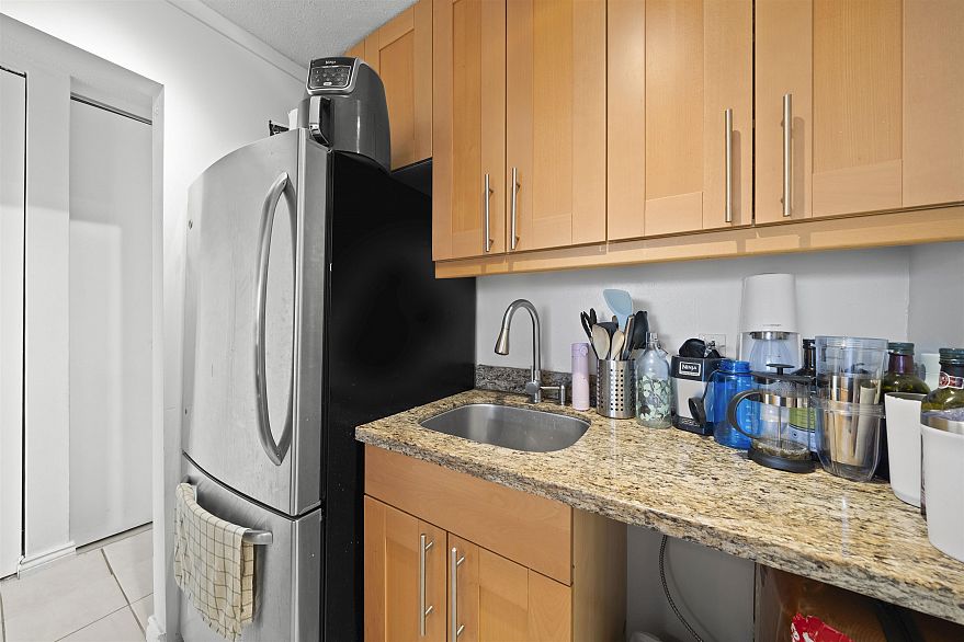 1803 1251 Cardero Street