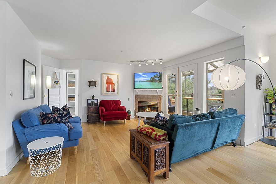 402 4688 W 10th Avenue