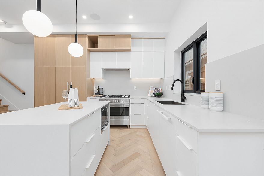 1 3118 Windsor Street