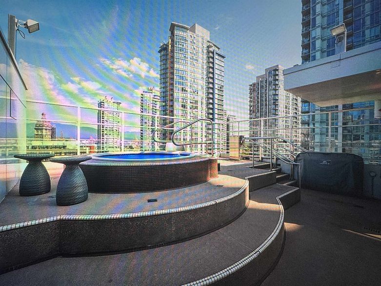 1009 161 W Georgia Street