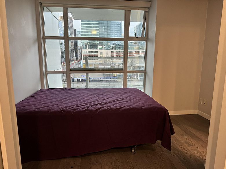 1009 161 W Georgia Street