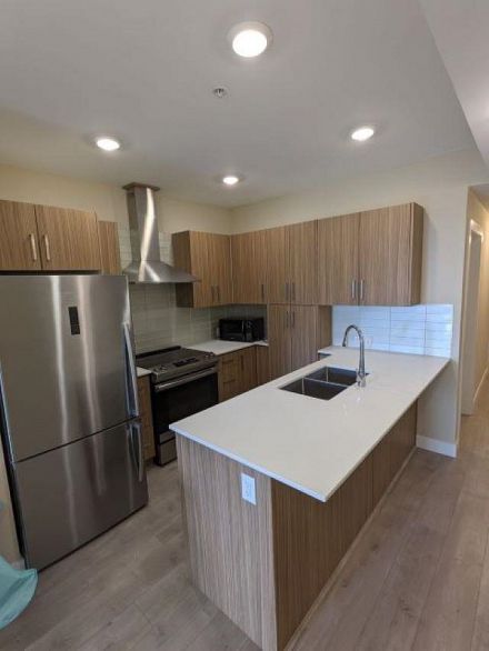 208 2889 E 1st Avenue