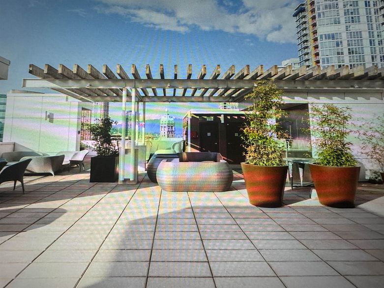 1009 161 W Georgia Street