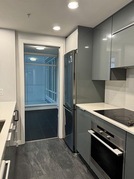 1009 161 W Georgia Street