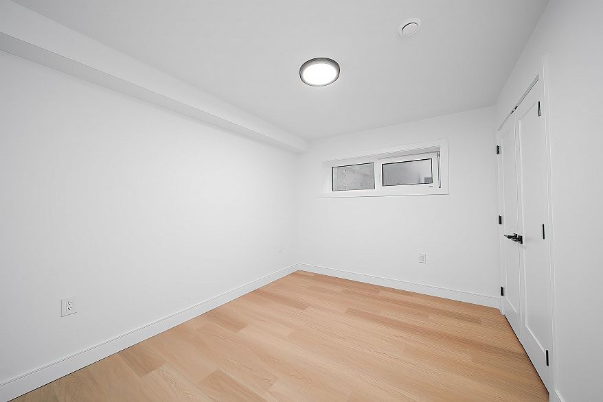 5838 Highbury Street