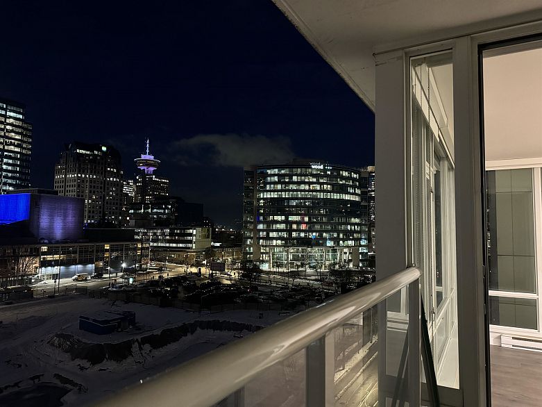 1009 161 W Georgia Street