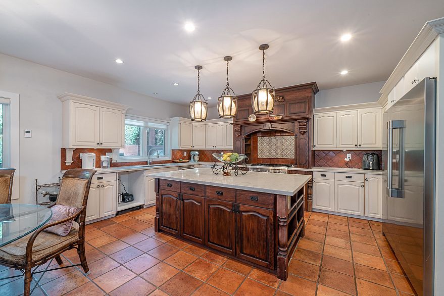 6336 Wiltshire Street