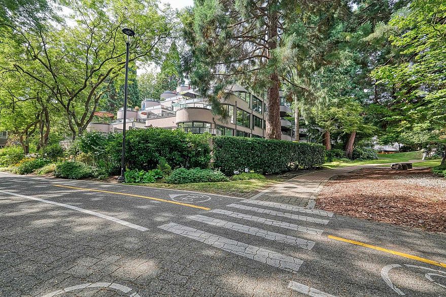 41 1425 Lamey's Mill Road