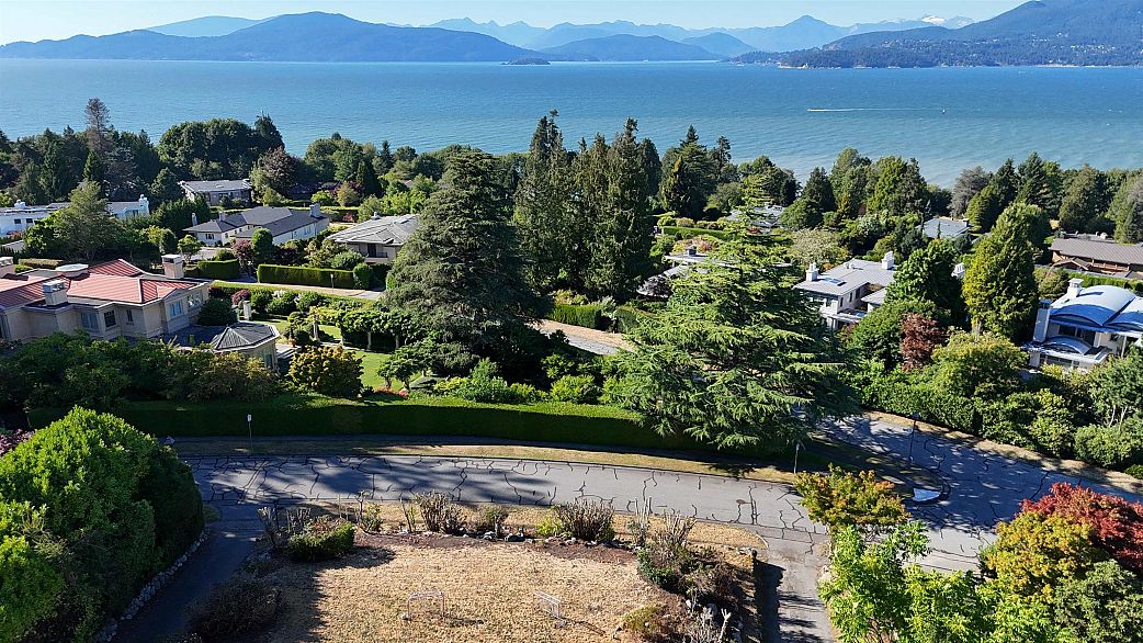 1512 Western Crescent