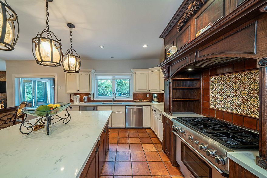 6336 Wiltshire Street