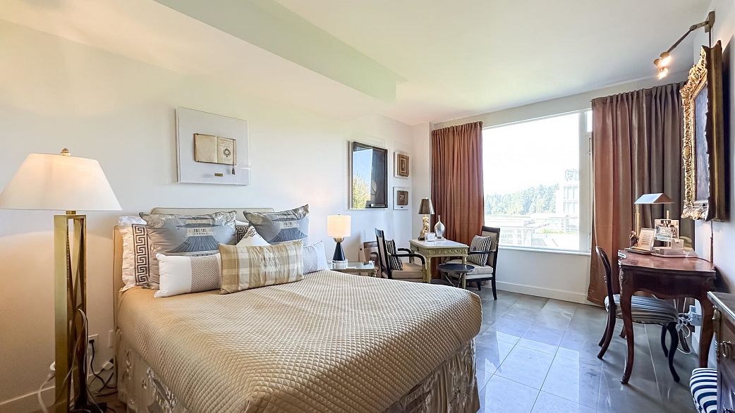 401 1925 Alberni Street