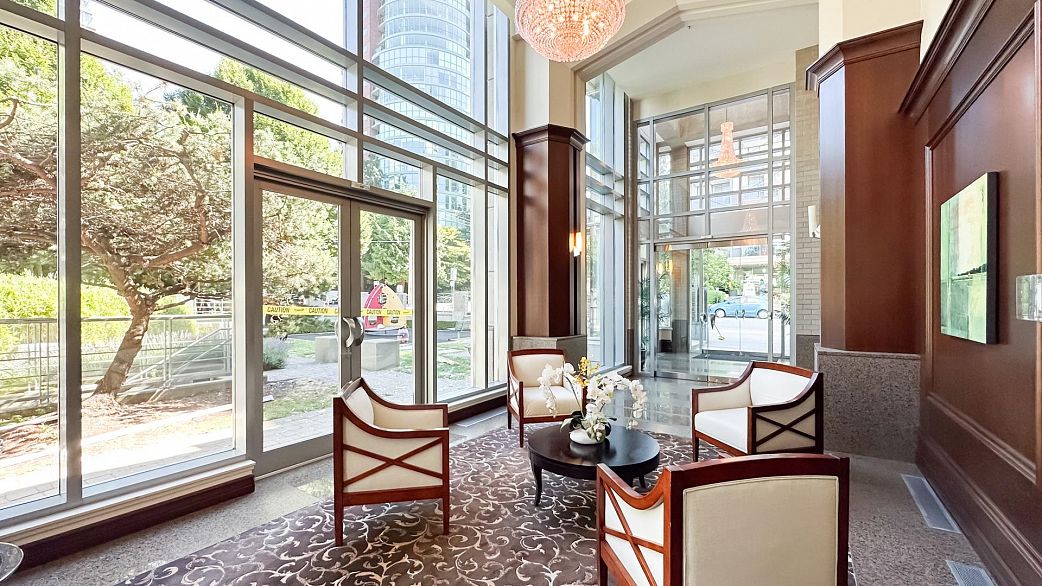 401 1925 Alberni Street