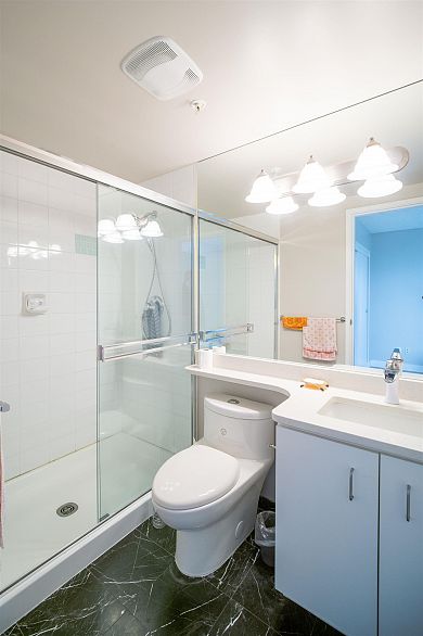 302 588 Broughton Street