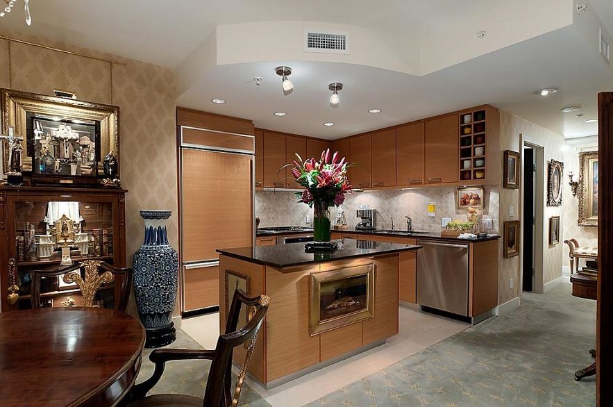 401 1925 Alberni Street