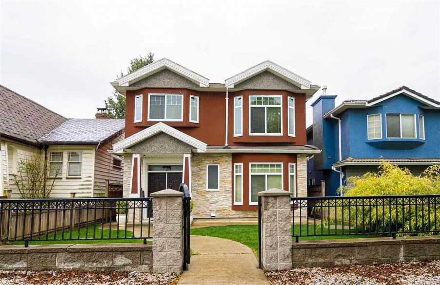 728 E 49th Avenue
