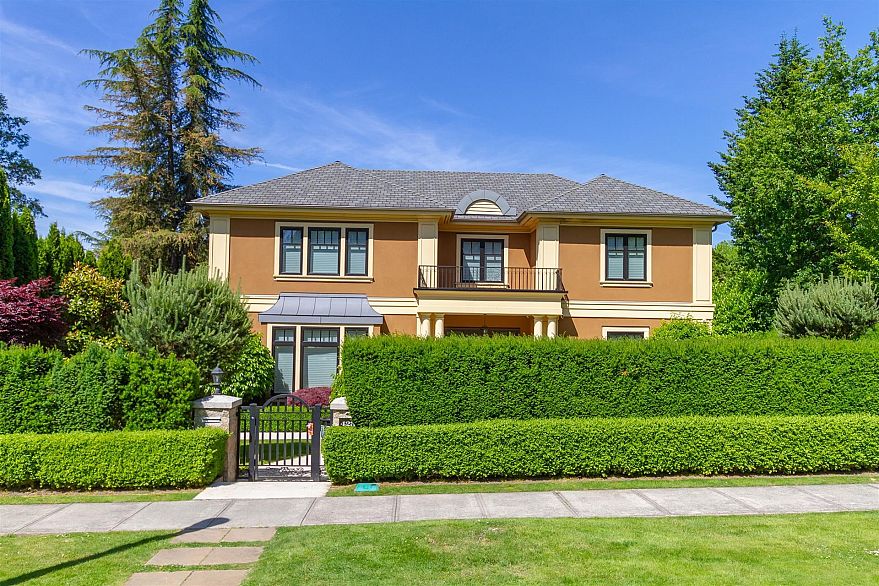 4239 Pine Crescent
