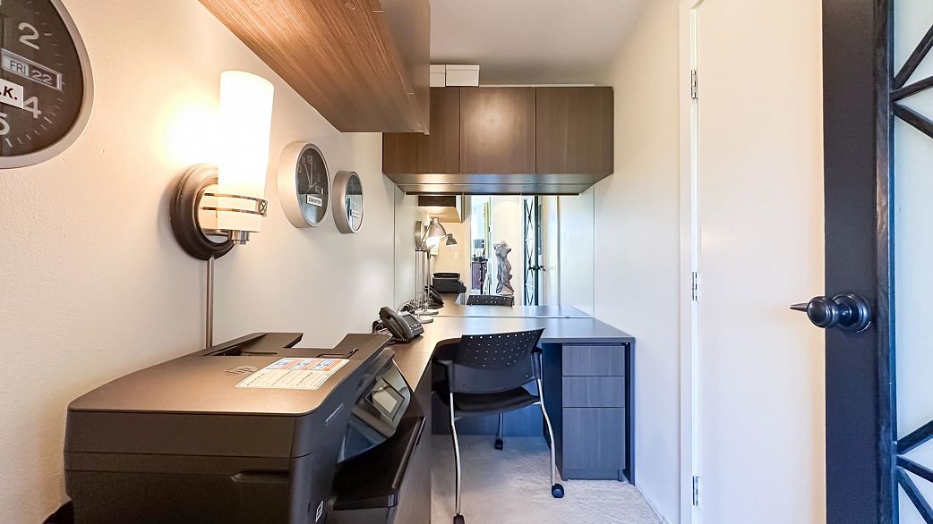 401 1925 Alberni Street