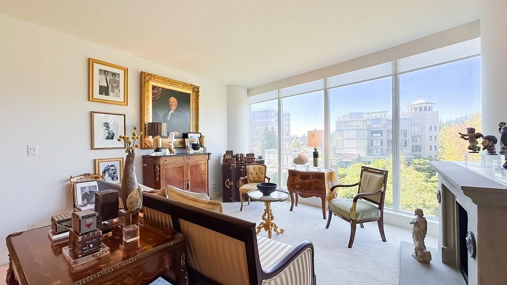 401 1925 Alberni Street