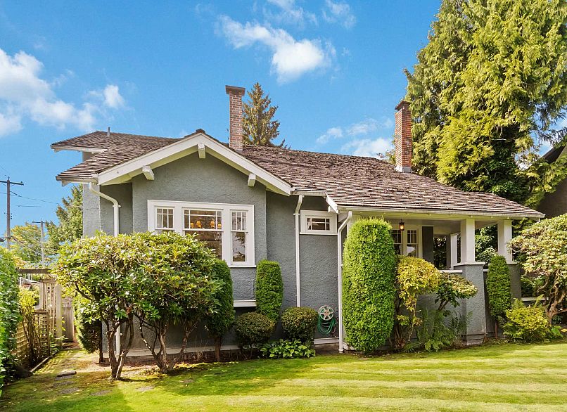 1120 Devonshire Crescent