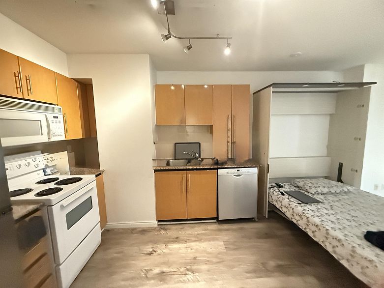 710 1189 Howe Street