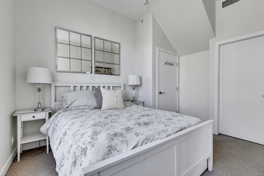 1801 111 E 1st Avenue