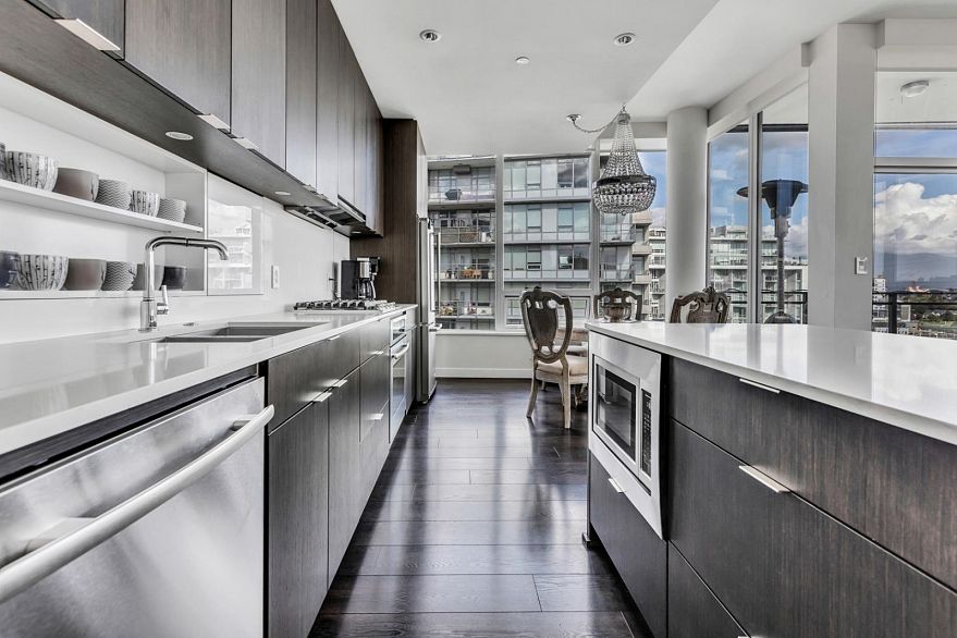 1801 111 E 1st Avenue