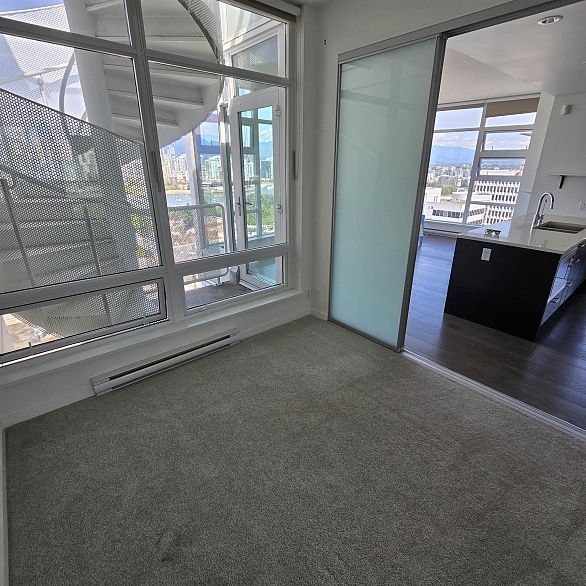 1104 2550 Spruce Street