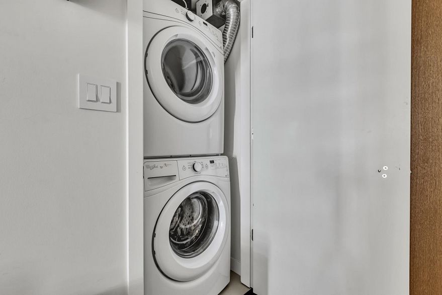 1801 111 E 1st Avenue